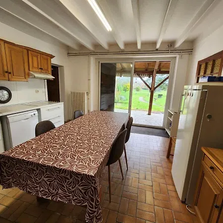 Spacious House With Large Garden In * Valdivienne