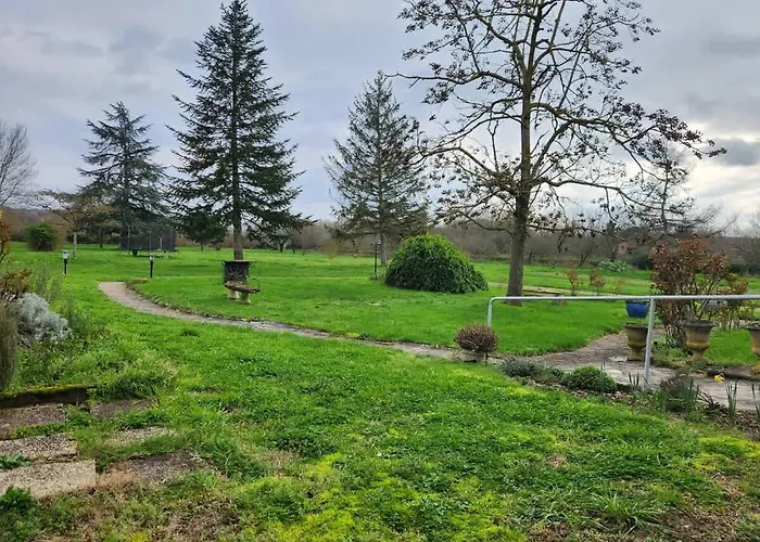 Spacious House With Large Garden In