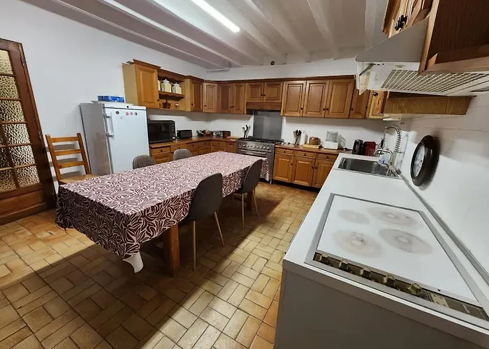 Spacious House With Large Garden In