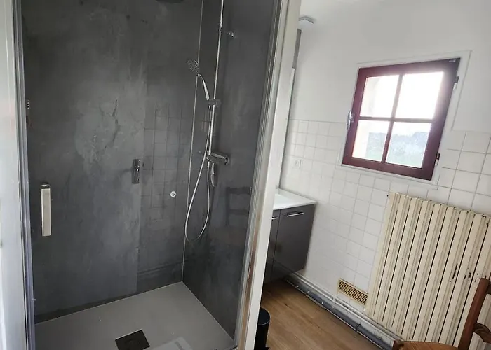 בית נופש Spacious House With Large Garden In Valdivienne