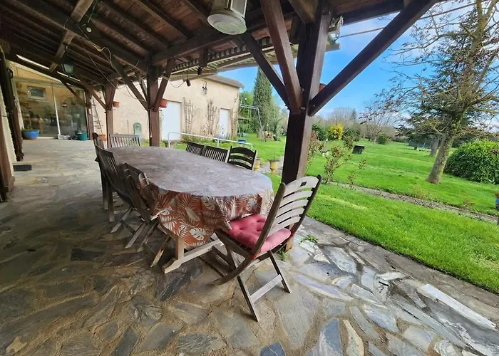 Spacious House With Large Garden In